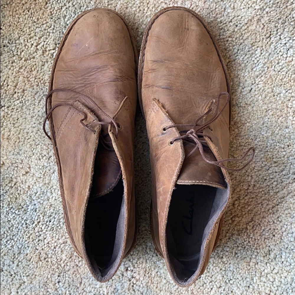 Clarks tan desert boots